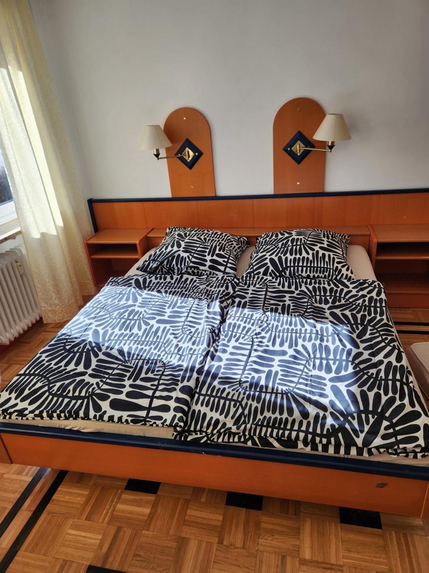 Doppelbett 22 *